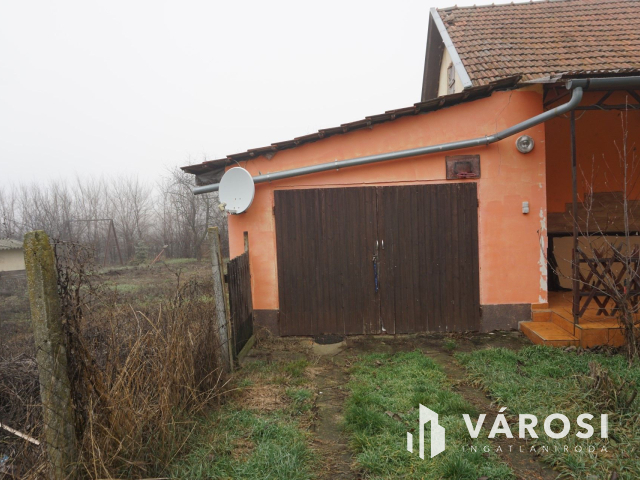 Tanya eladó Szanazug közelében