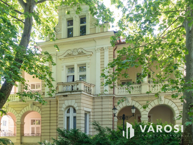 Jókai Villa Hotel eladó