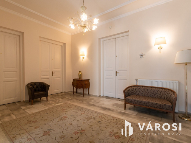 Jókai Villa Hotel eladó