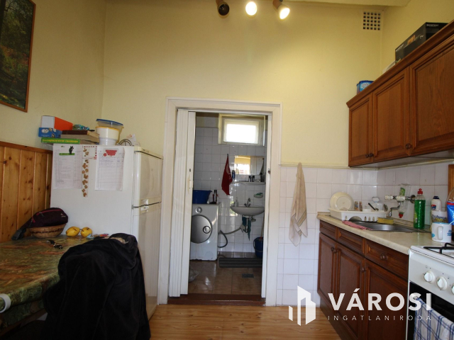 Békéscsaba belvárosában polgári családi ház eladó