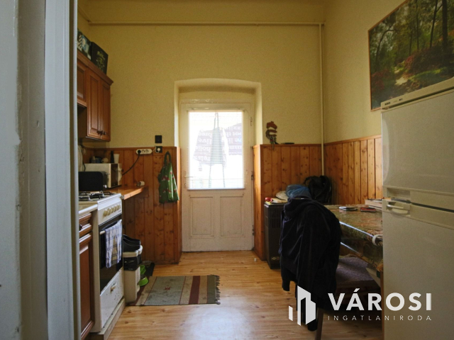 Békéscsaba belvárosában polgári családi ház eladó