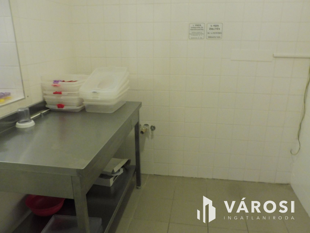 Inflációt enyhítő,befektetés Makó belvárosában!