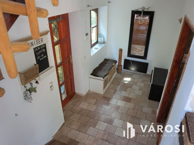 Normafa árnyékában hatalmas telekkel!