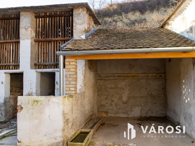 2 lakásos nagypolgári ház Dunaszekcsőn eladó