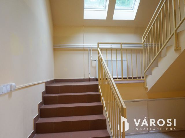 Fiatalos irodaház hosszú távra kiadó!