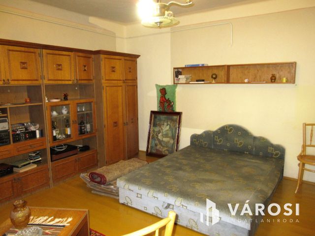 Szentesen Rákóczi utcán családi ház!