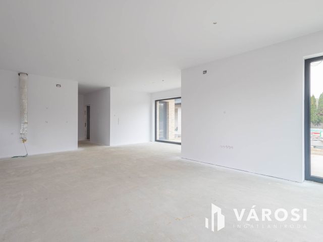 Minden igényt kielégítő újépítésű családi ház