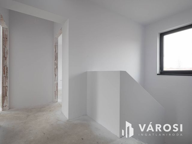 Minden igényt kielégítő újépítésű családi ház