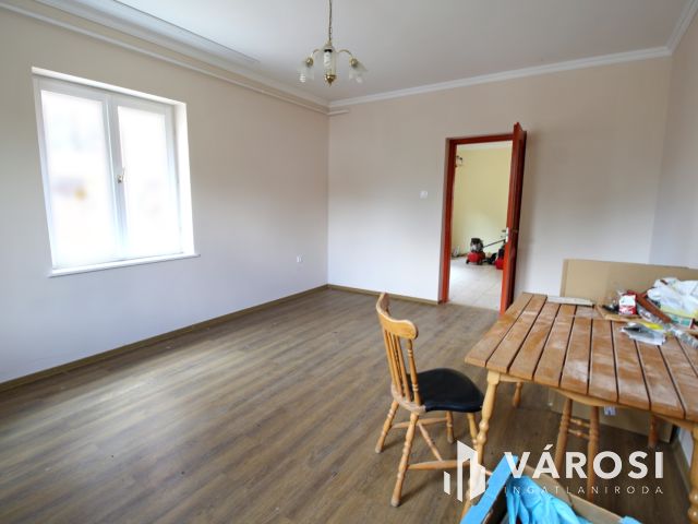 Újszegedi magánház hatalmas telekkel