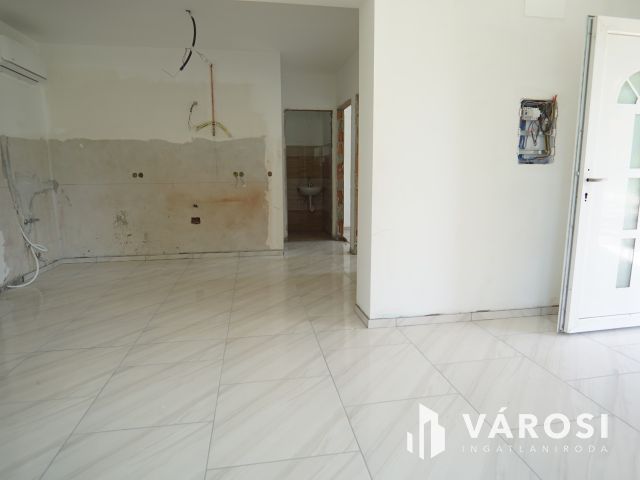 Csurgón, modern belső elosztású, felújított családi ház!