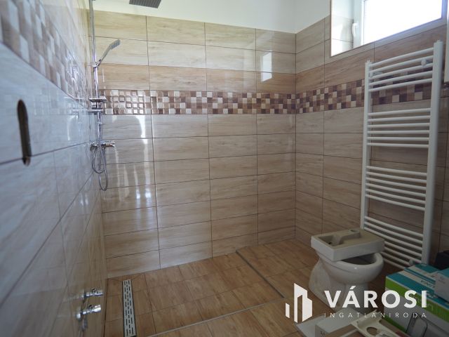 Csurgón, modern belső elosztású, felújított családi ház!