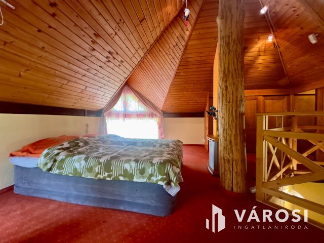 Erdei környezetben, vendégháznak alkalmas komplexum eladó!