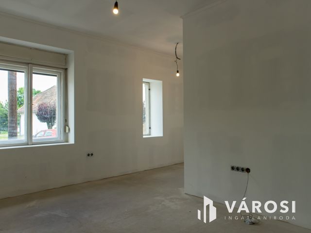 2 lakásos nagypolgári ház Dunaszekcsőn eladó