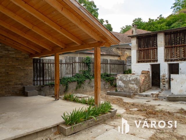 2 lakásos nagypolgári ház Dunaszekcsőn eladó