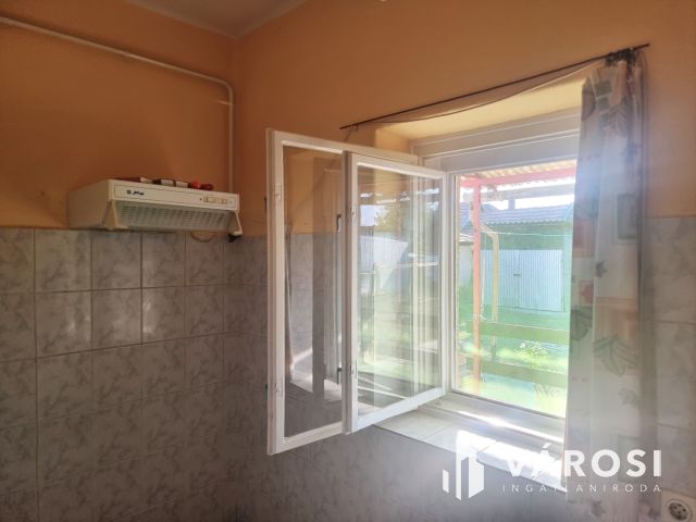 Lakható, korszerűsítést igénylő 98m2-es családi ház