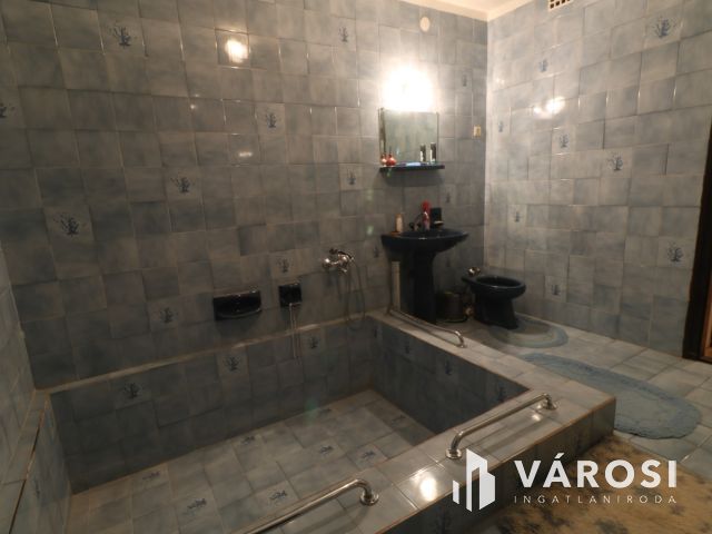 Irodának is alkalmas családi ház felsővároson!