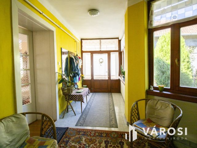 Eladó nagypolgári családi ház Orosháza szívében