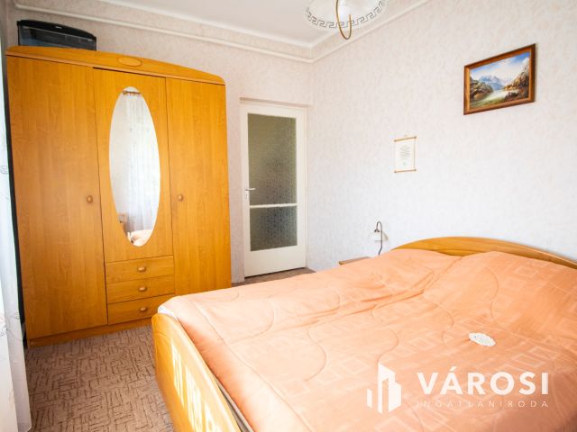 Otthon és vállalkozás a fürdő mellett-Füzesgyarmat