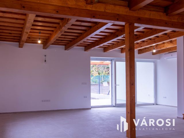 Új Építésű, A+++ Energiabesorolású Ikerház Fél Zsámbékon