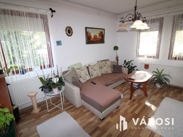 Kétszintes ház Gyulaváriban garázzsal.