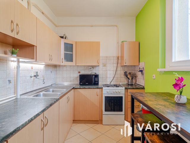 Csendes, zöldövezeti 2 szobás lakás - jó állapot