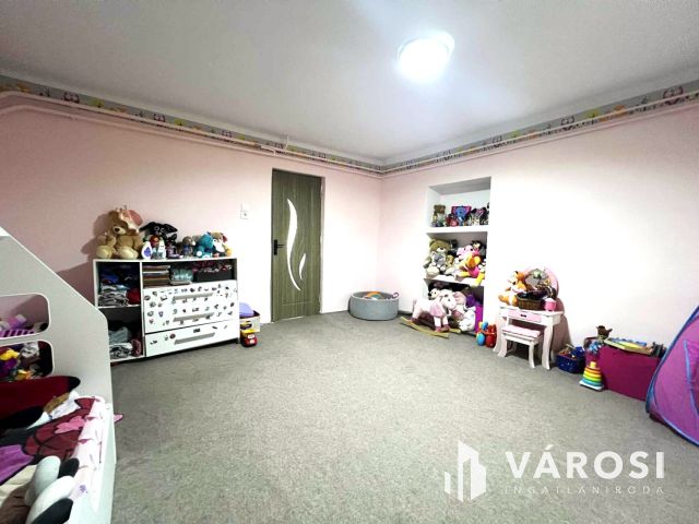 Nyugodt csendes környezetben, barátságos ház eladó