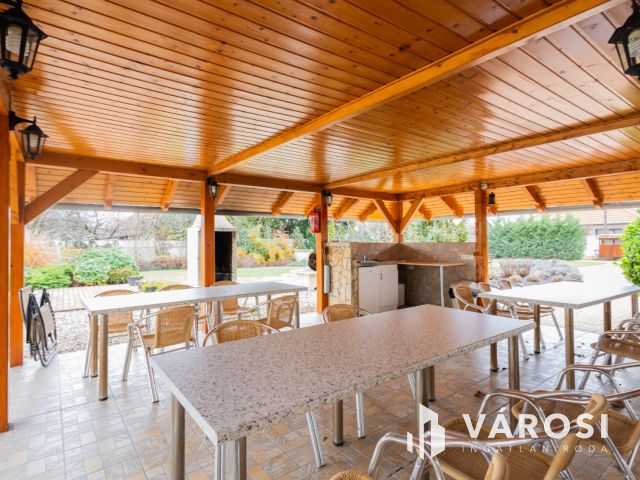 Az év szállása eladó! Apartmanház a fürdő mellett