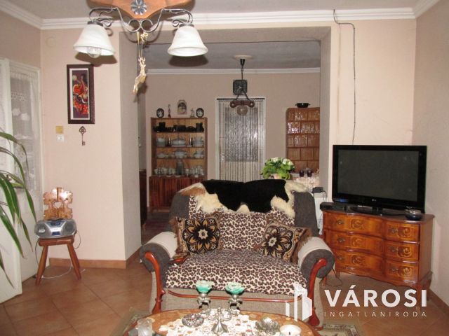 Eladó családi ház Érsekvadkerten csendes környezetben!