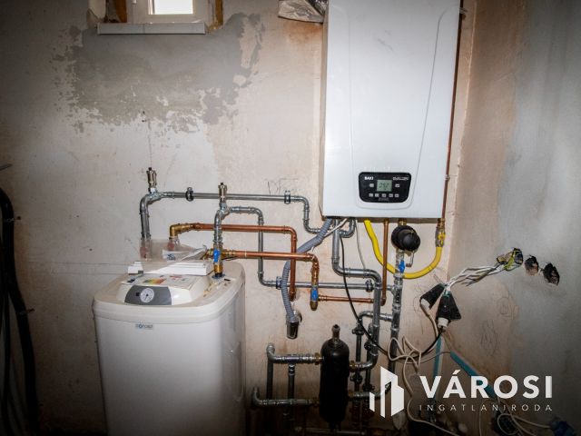 Új építésű, modern, kétszintes családi ház Orosházán