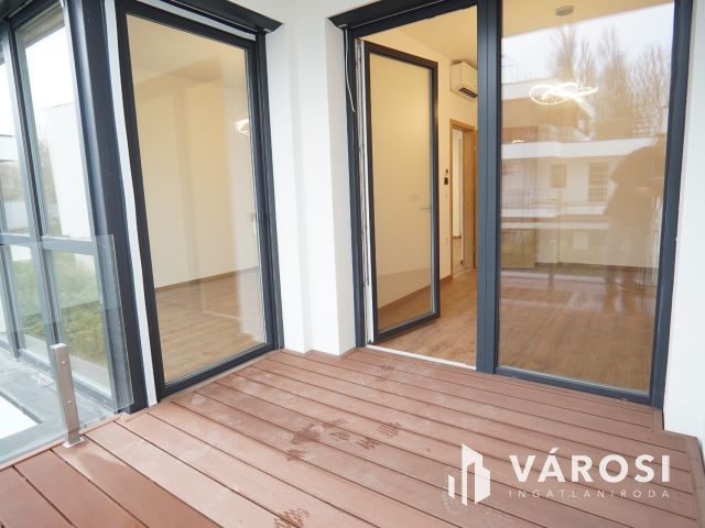 Fonyódon, 150m-re a víztől, új lakás, Wellness használattal!