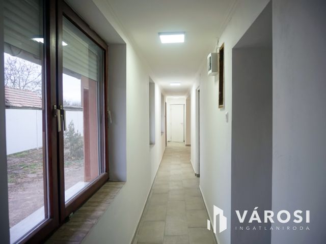 Igényesen felújított családi ház kiváló környezetben!