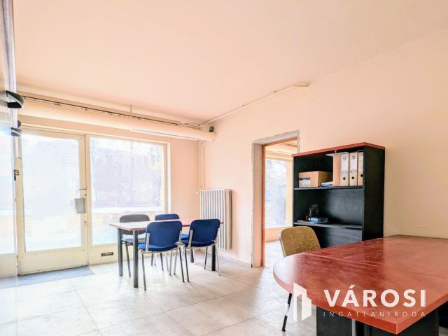 Belvárosi üzlethelyiség/iroda eladó!