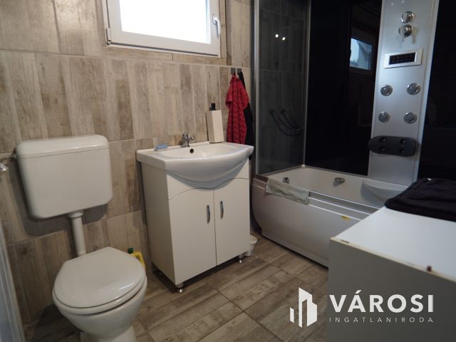 Déli városrészben, ipari övezetben,  Telephely eladó!