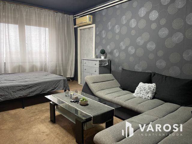 Három szobás panel lakás a Lencsésin