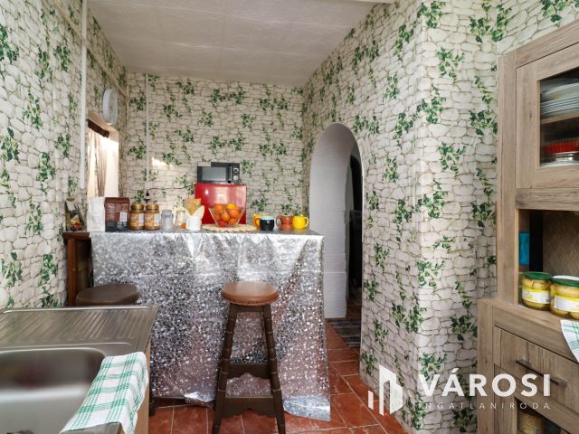 Eladó családi ház Abony csendes részén