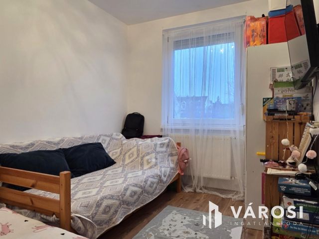 EGY LAKÁS, HÁROM  LEHETŐSÉG A VEZÉR LAKÓTELEPEN-Debrecen!