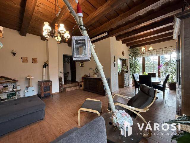 Álombirtok Pesthez közel