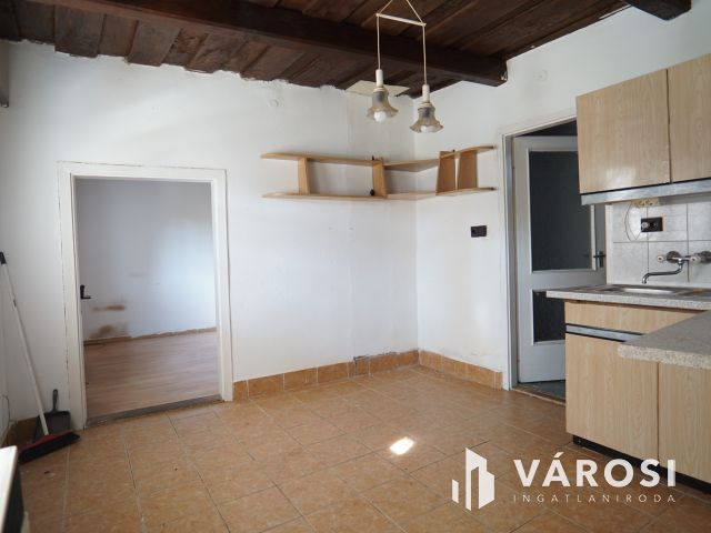 Zalakaroson családi kis családi ház kis udvarral