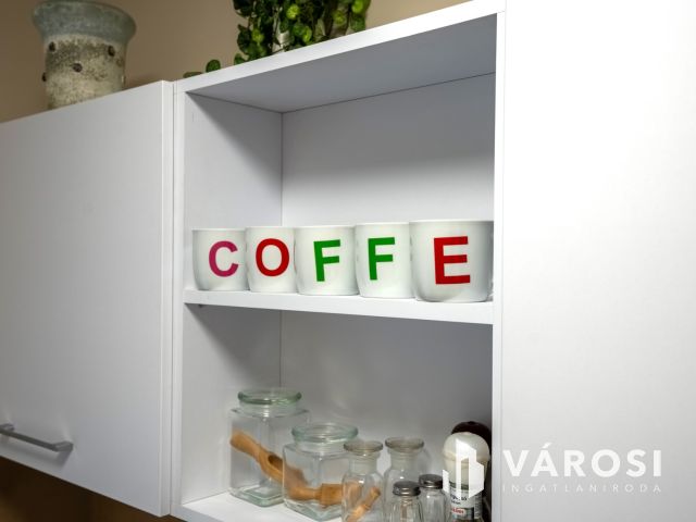 Belvárosi, prémium, liftes lakás kiadó a másodikon