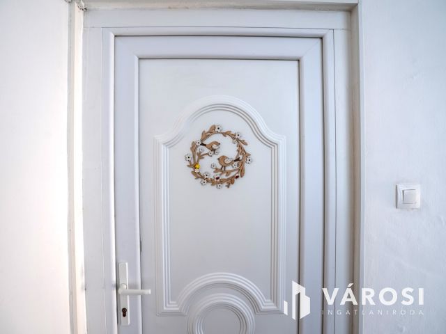 Belvárosi, prémium, liftes lakás kiadó a másodikon