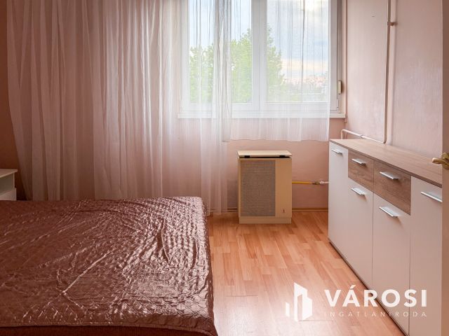 4.emeleti, erkélyes, azonnal kiadható, felújított lakás