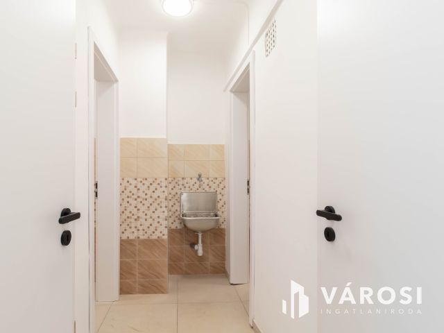 Fáy utcai felújított iroda:48 m2, 2 helyiség,saját teakonyha